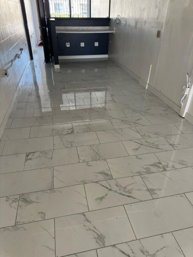 Photo - Commercial Unit for Rent in South Gate CA ...