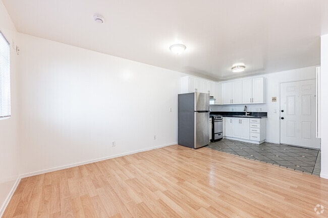 Interior Photo - 403 S Alvarado St