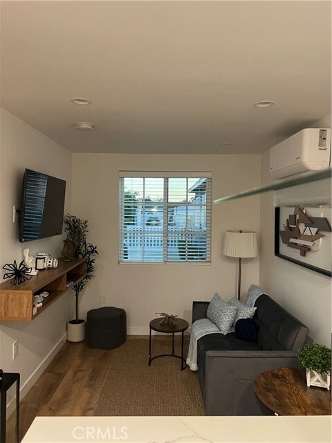 Photo - 17869 Hemmingway St