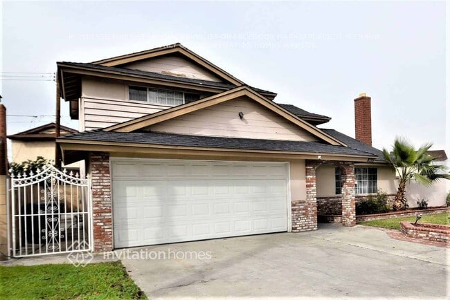 Photo - 835 E Claude St