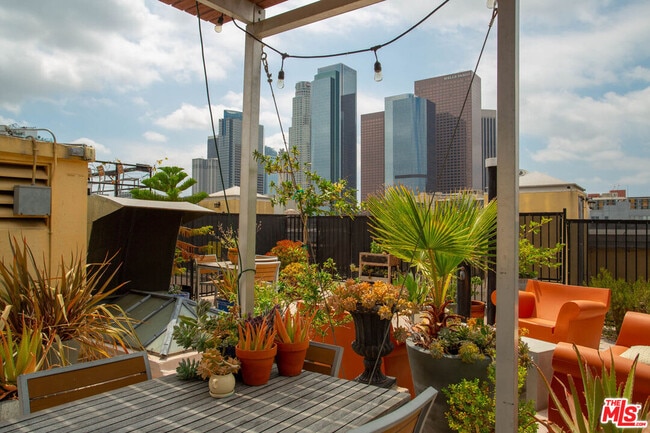 Photo - 108 W 2nd St Unit 311