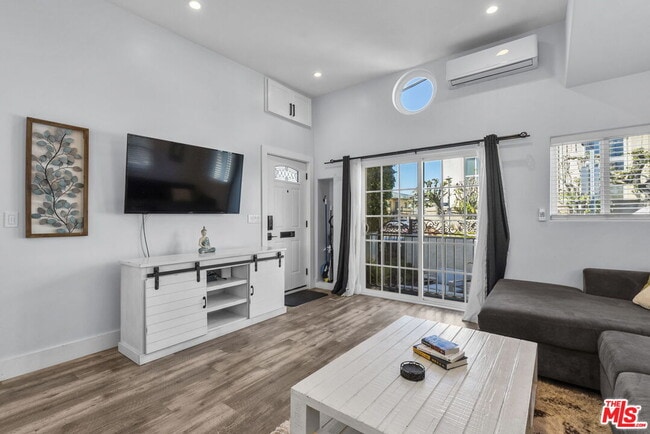 Photo - 126 Driftwood St