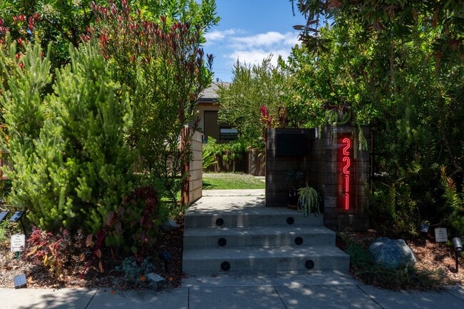 Photo - 2211 Ashland Ave