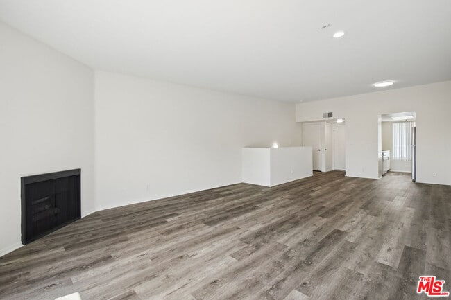 Photo - 870 S Crenshaw Blvd Unit 213