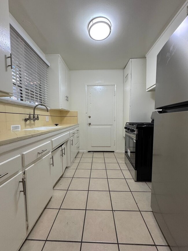 Photo - 1 Bed 1 Bath in Hollywood Heights with Private Garage included Unit 6703