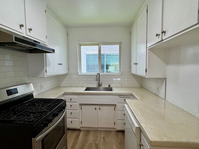 Photo - Dickens Unit Dickens #8