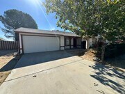Photo - Remodeled 4+2 In Lake L.A. - $3000