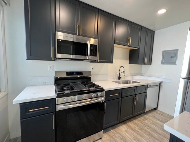 Photo - 3538 Keystone Av Unit 10