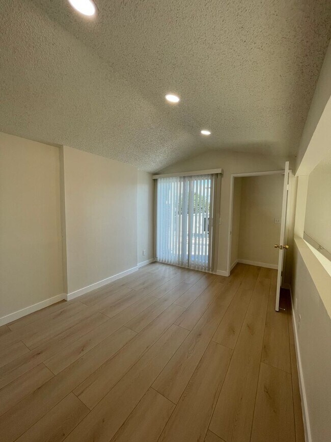 Photo - 13347 Victory Blvd Unit 207