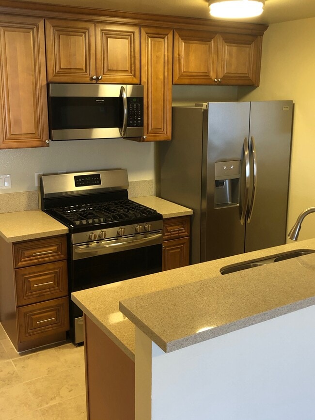 Photo - 1340 N Curson Ave Unit 303