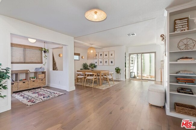 Photo - 810 Commonwealth Ave