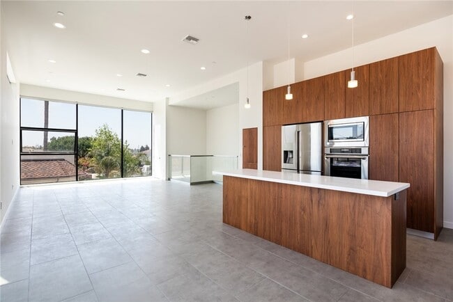 Photo - 1618 Amherst Ave