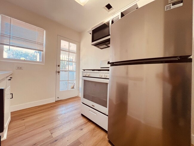 Photo - 4995 Williams Ave