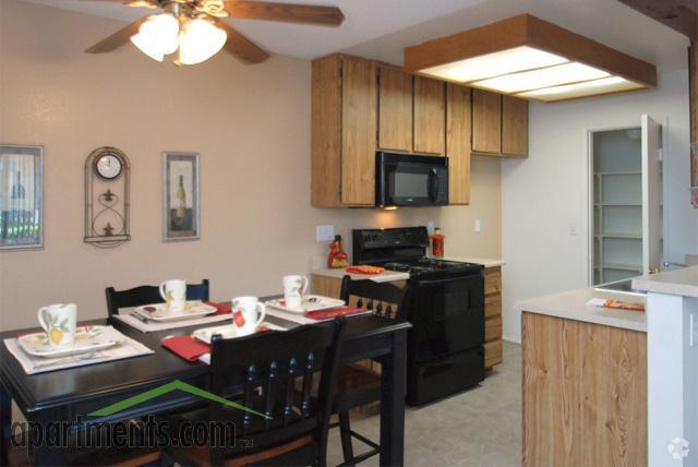 Dining Area - Quailpointe Apartments