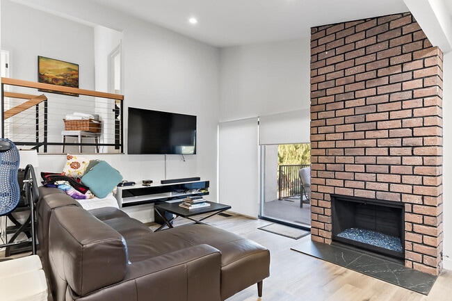 Photo - 2311 E Curtis Ct