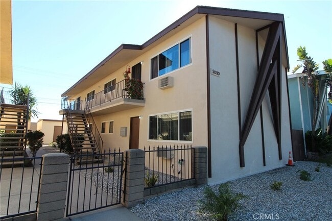 Building Photo - 1010 E 32nd St Unit B