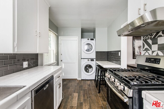 Photo - 2115 Ocean Park Blvd Unit 1