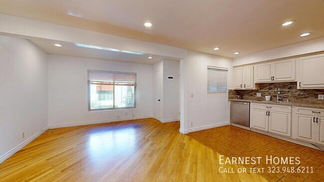 Photo - 5652 Yolanda Ave Unit 6