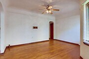 Photo - Charming Top Floor 1-Bedroom Apartment in ... Unit 229