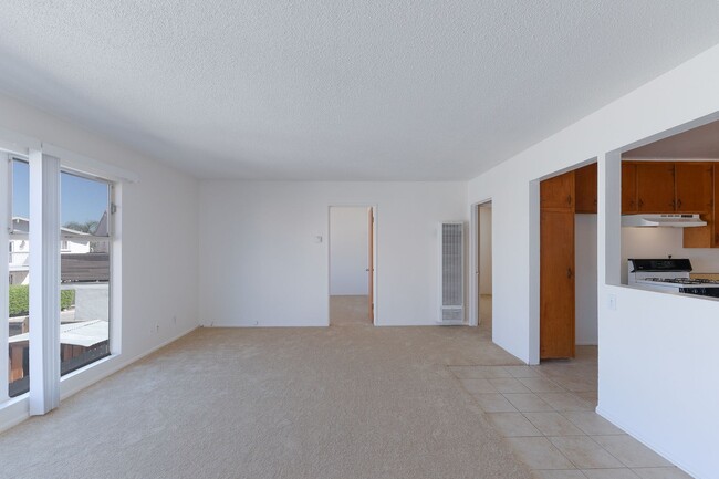 Photo - 137 Simi Ave Unit B