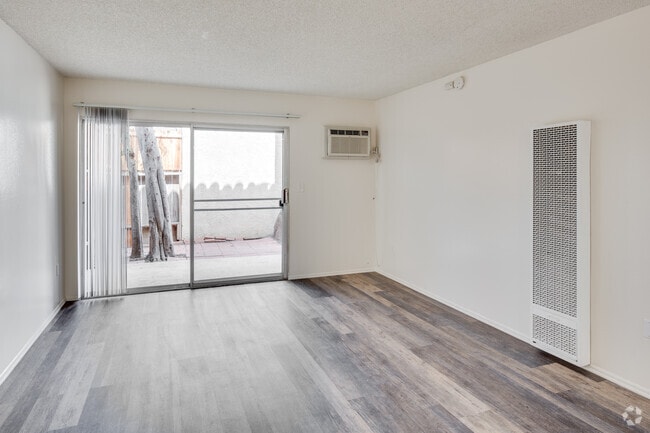 1BR, 1BA - 850SF - The Maddox - The Maddox