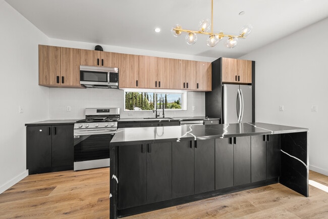 Photo - 6049 Craner Ave