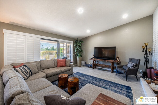 Photo - 99 Camino Arroyo N