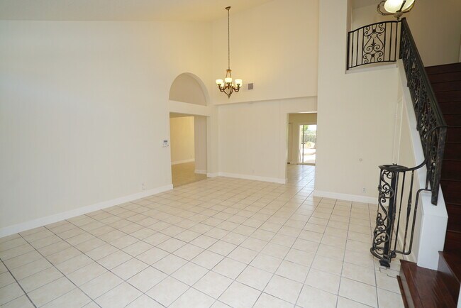 Photo - 4 Bedroom Rental Home in Santa Clarita.