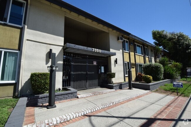 Building Photo - 7350 Kester Ave Unit 213 Rental