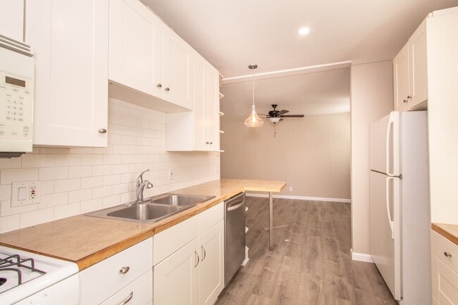 Photo - Updated Craftsman 2-Bed / 1-Bath W/ Private Yard/Storage/Washer/Dryer in South Park!