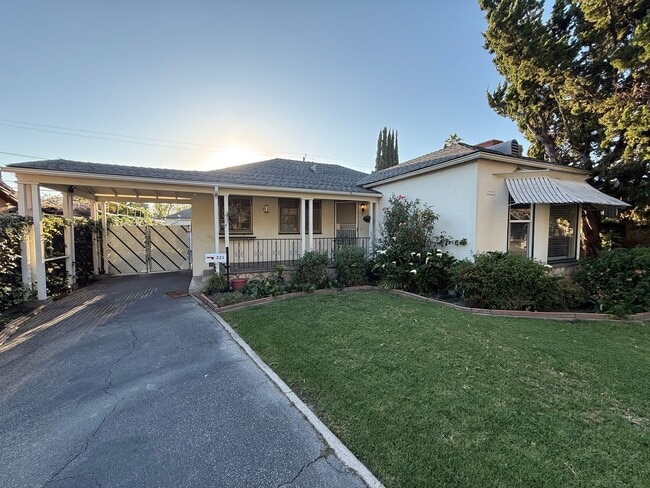 Building Photo - 3 Bedroom Burbank House in Magnolia Park