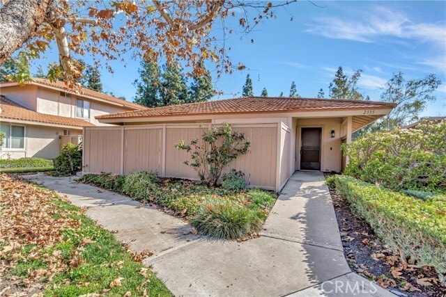 Photo - 2335 Dahlia Dr House