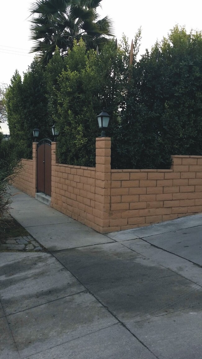 Photo - 6407 Gentry Ave