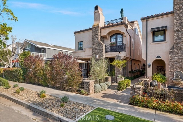 Photo - 610 Marigold Ave