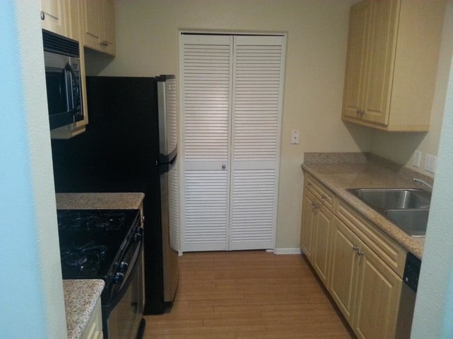 Photo - 2429 WATERMARKE Pl Unit na