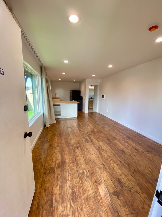 Photo - 716 Leonard Ave Unit B