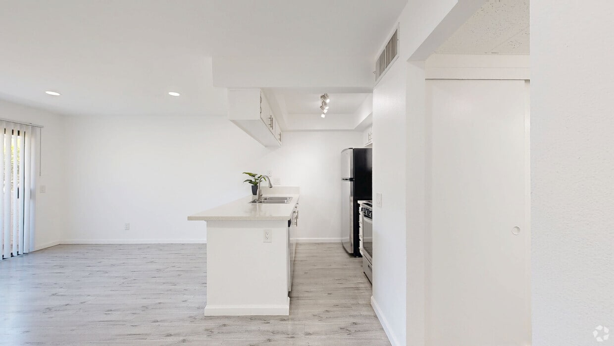 3D Tour - Canyon Crest