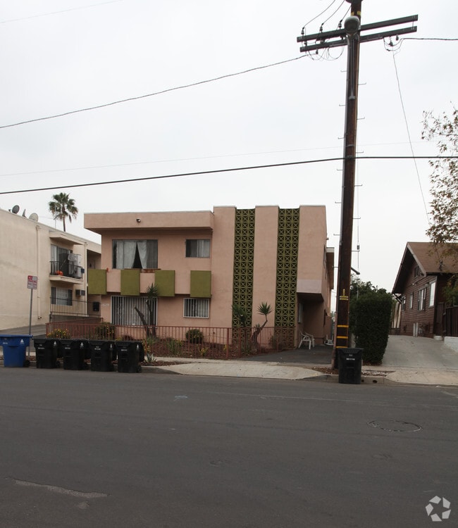 Photo - 1629 Talmadge St Apartments