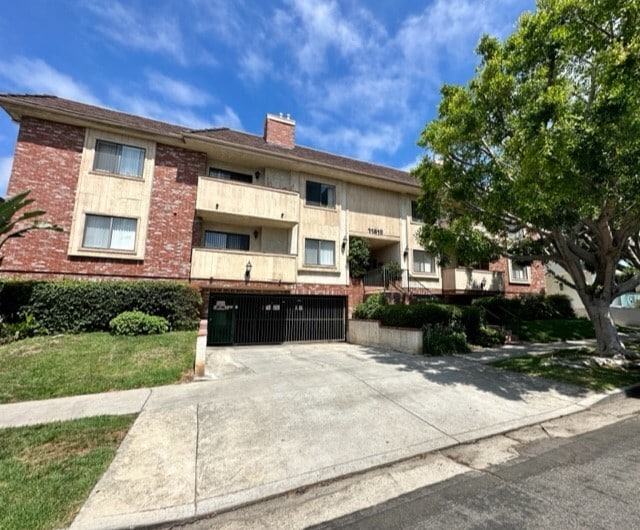 11819 Kiowa Ave - 11819 Kiowa Ave