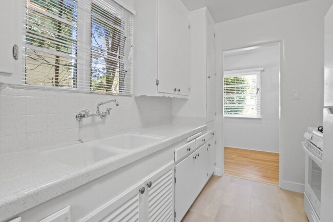 Photo - 2202-2206 20th St in Santa Monica! Near Ocean Park Blvd. Unit 2202A