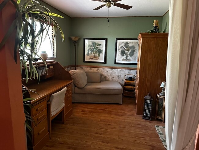 Office/ Den - 49174 Wayne St