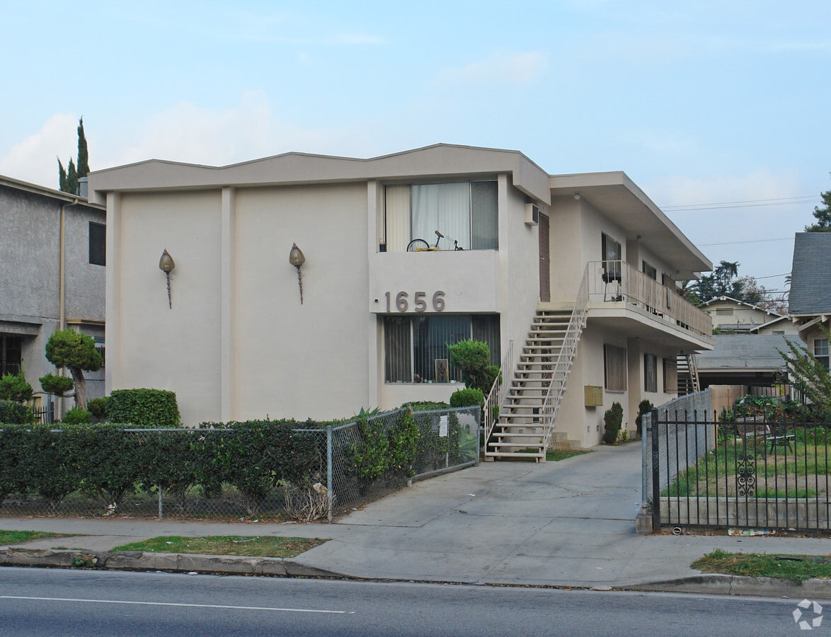 Photo - 1656 Arlington Ave Apartments