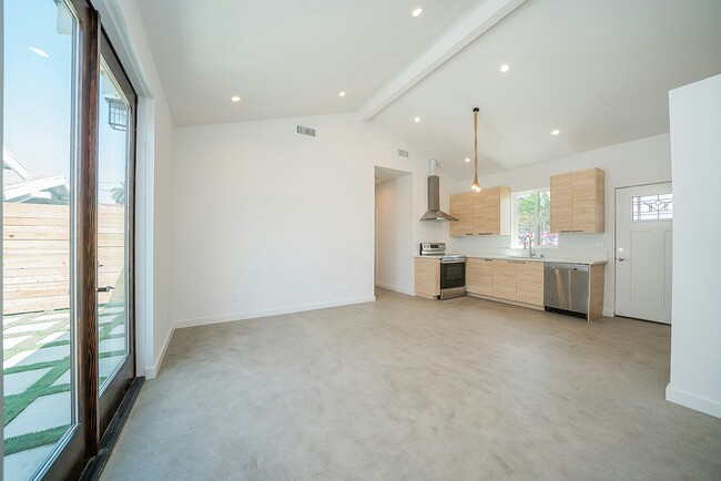 Photo - 126 N Dillon St