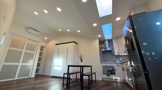 Photo - 5255 Kenilworth Dr Unit ADU- Studio