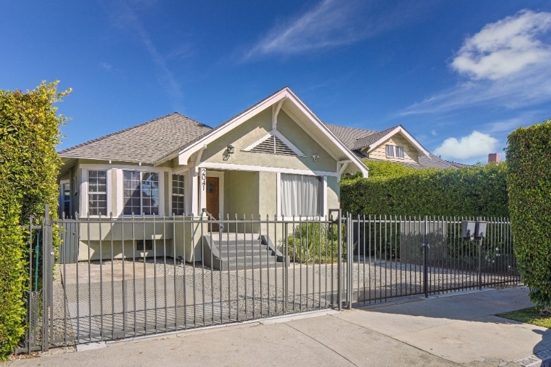 Photo - 2041 W 31st St