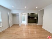 Photo - 204 S Reeves Dr