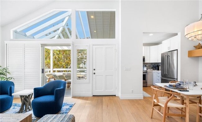 Photo - 198 Hartford Dr