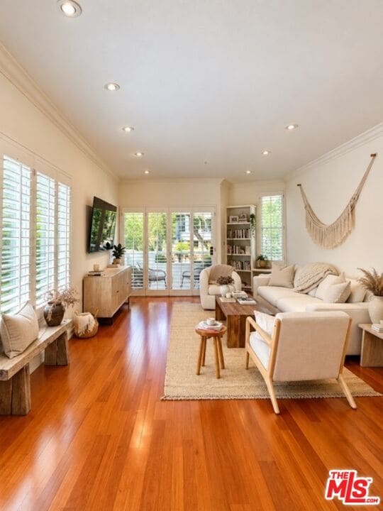 Building Photo - 410 N Oakhurst Dr Unit 201