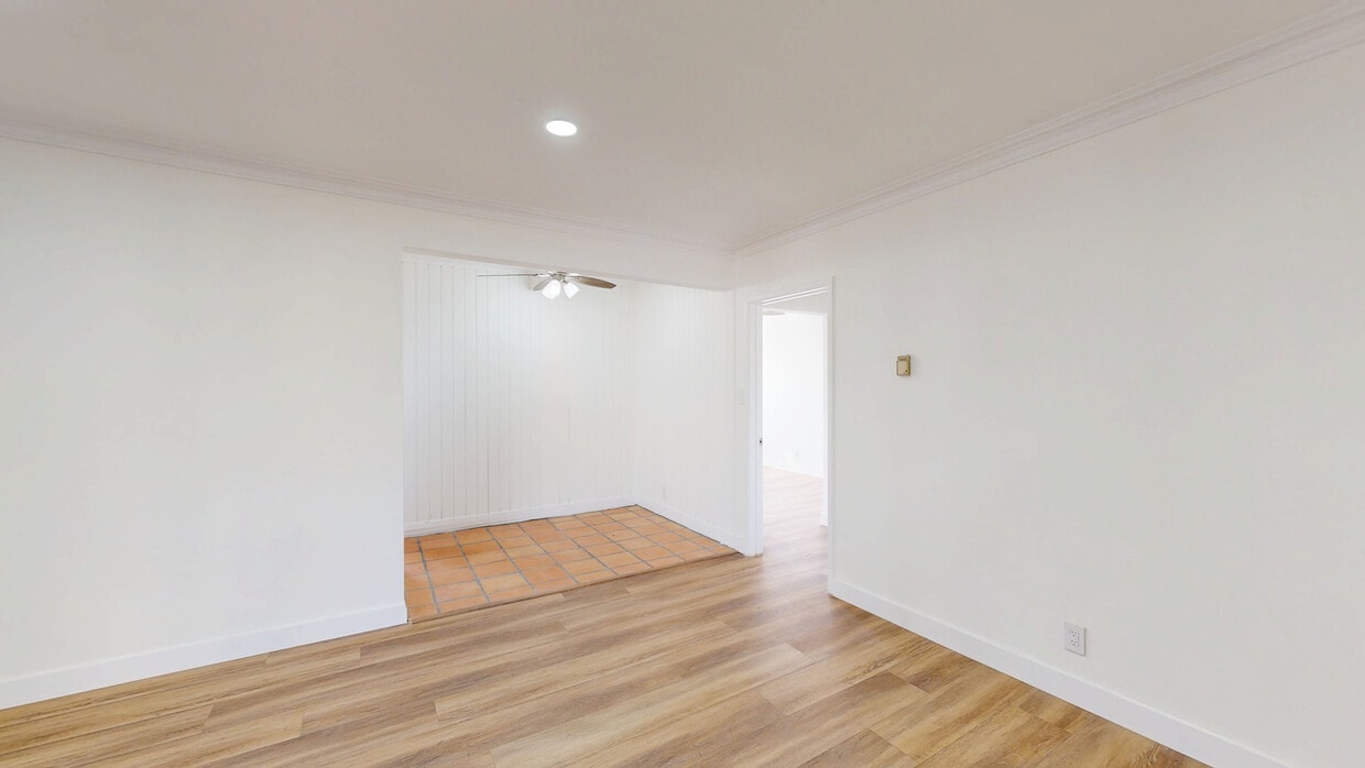 3D Tour - Hayworth Courtyard Apartments – West Hollywood Living