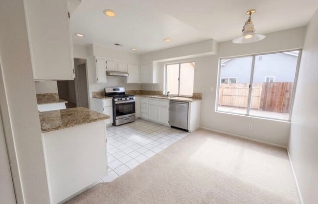 Photo - 2565 W Fairview Dr